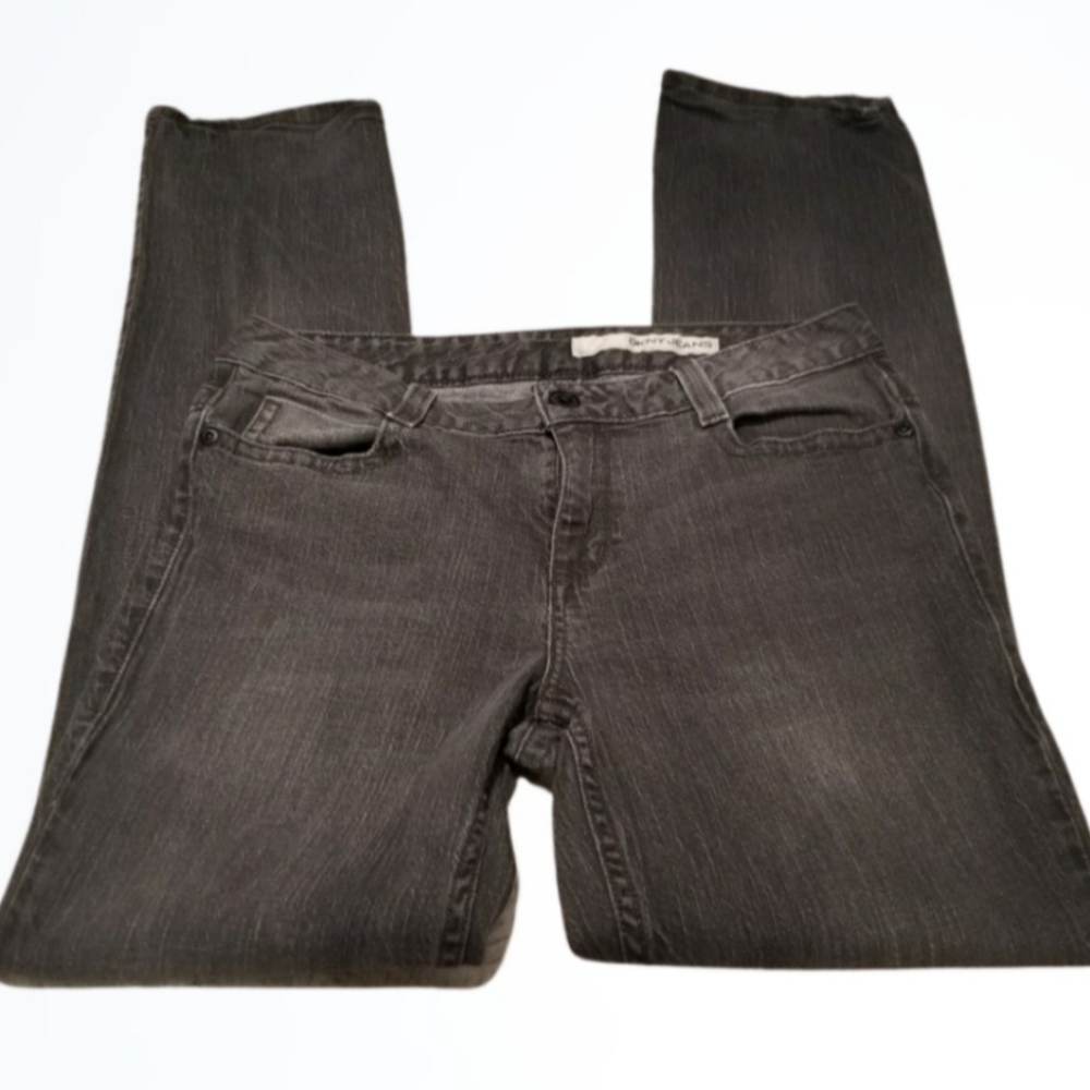 *Sz 10* DKNY Mid Rise Longer Inseam Black Straight Leg Jeans